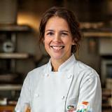 Amandine Lefèvre dans une cuisine professionnelle